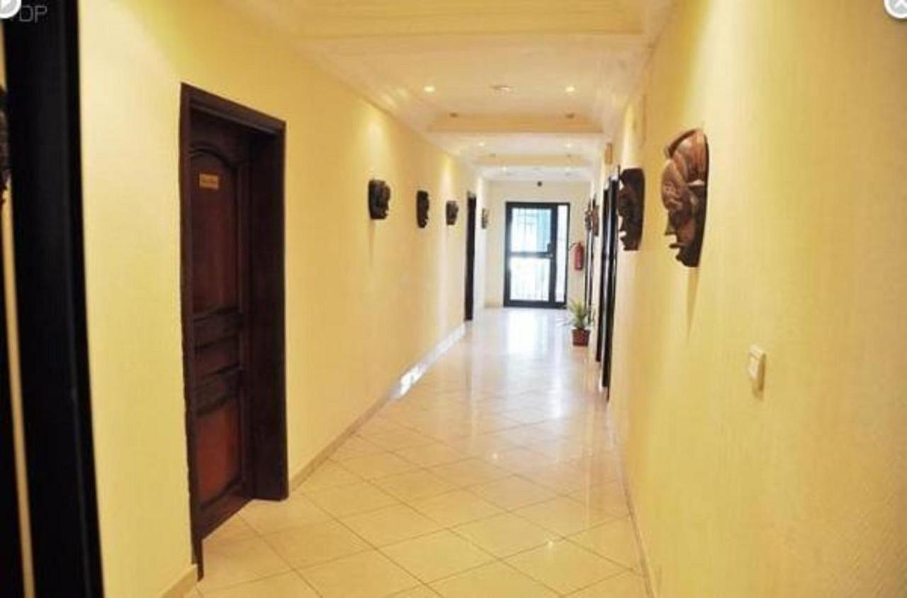 Hotel Vallee Des Princes Douala Exterior foto