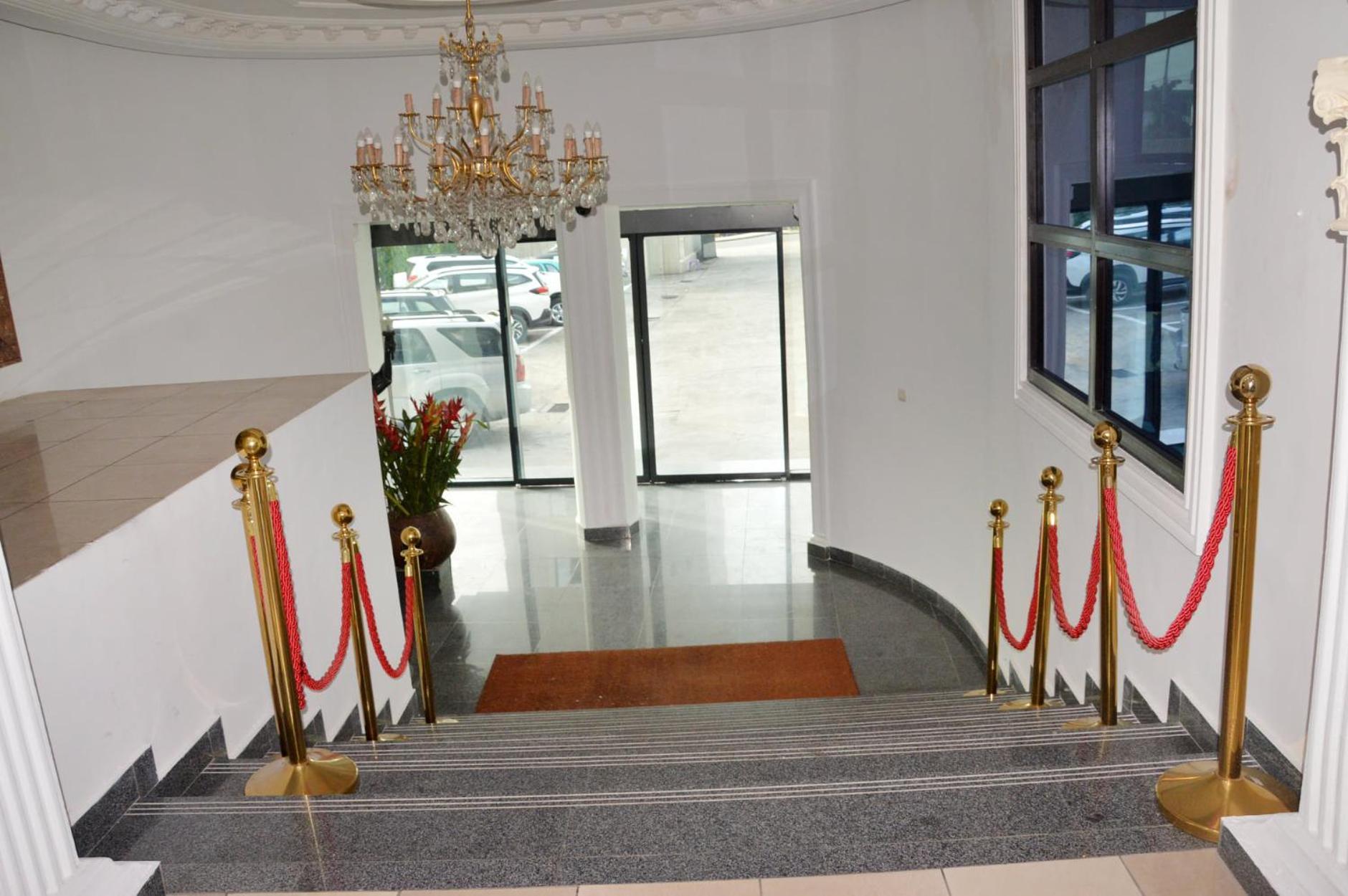 Hotel Vallee Des Princes Douala Exterior foto