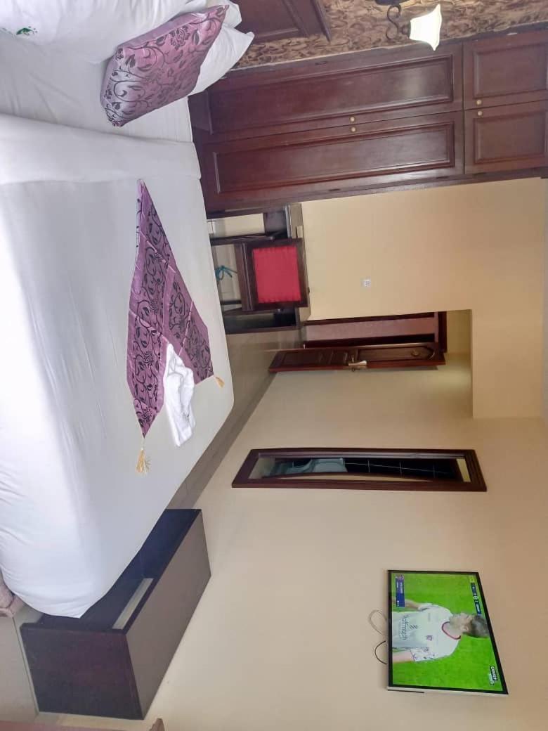 Hotel Vallee Des Princes Douala Exterior foto